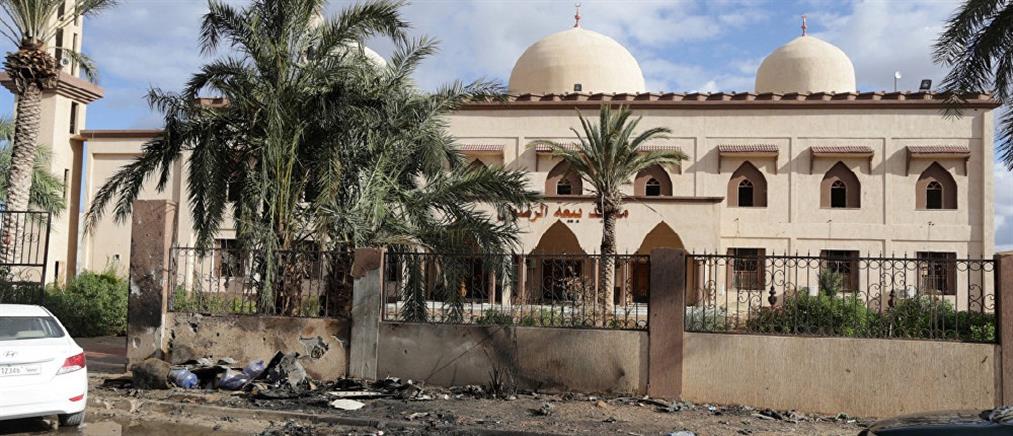 Βομβιστική επίθεση σε τζαμί της Βεγγάζης
