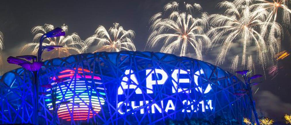 Εντυπωσιακό σόου πυροτεχνημάτων προς τιμήν των ξένων ηγετών στο Πεκίνο