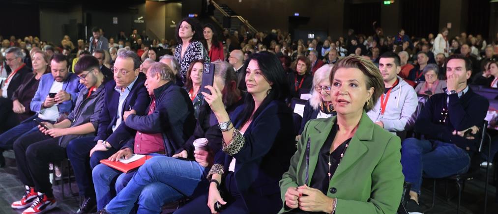 ΣΥΡΙΖΑ: Οι ομιλίες των συνέδρων και το... σκούπισμα (εικόνες)