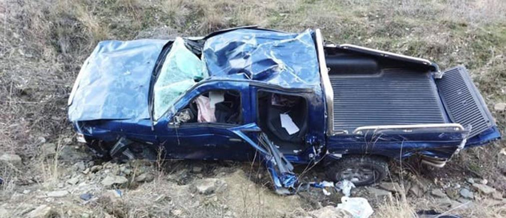 Ιωάννινα: Αυτοκίνητο έπεσε σε χαράδρα (εικόνες)