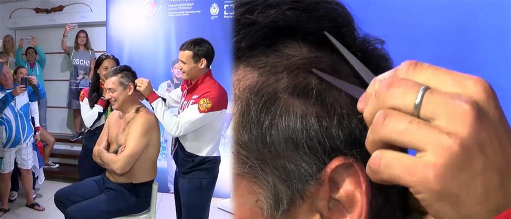 Ρίο 2016: Οι αθλητές της ξιφασκίας ξύρισαν το κεφάλι του προπονητή τους (Βίντεο)