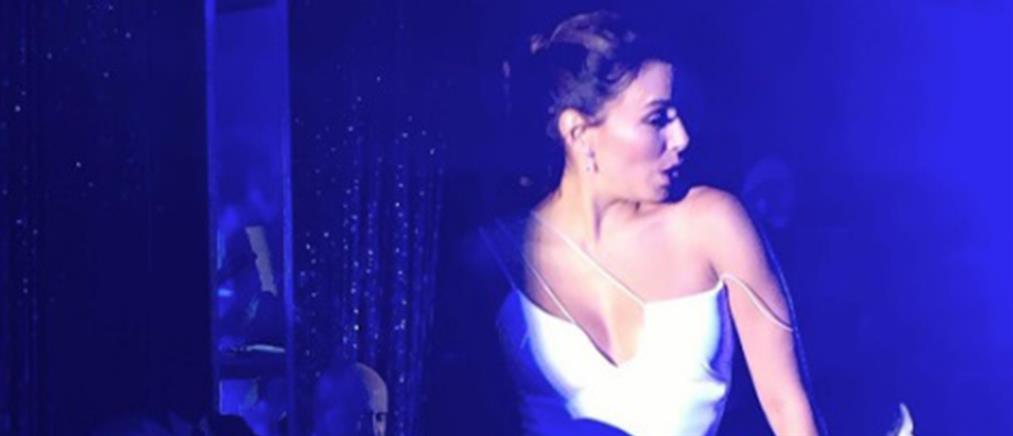 Eva Longoria: Γλέντι και χορός πάνω στο τραπέζι στο γαμήλιο πάρτι της (φωτό & βίντεο)