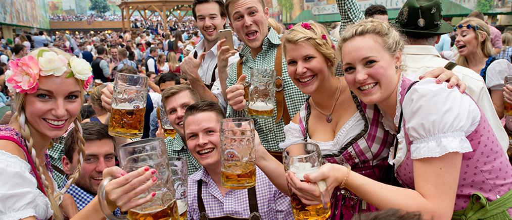 Η μπύρα ρέει άφθονη στο Oktoberfest