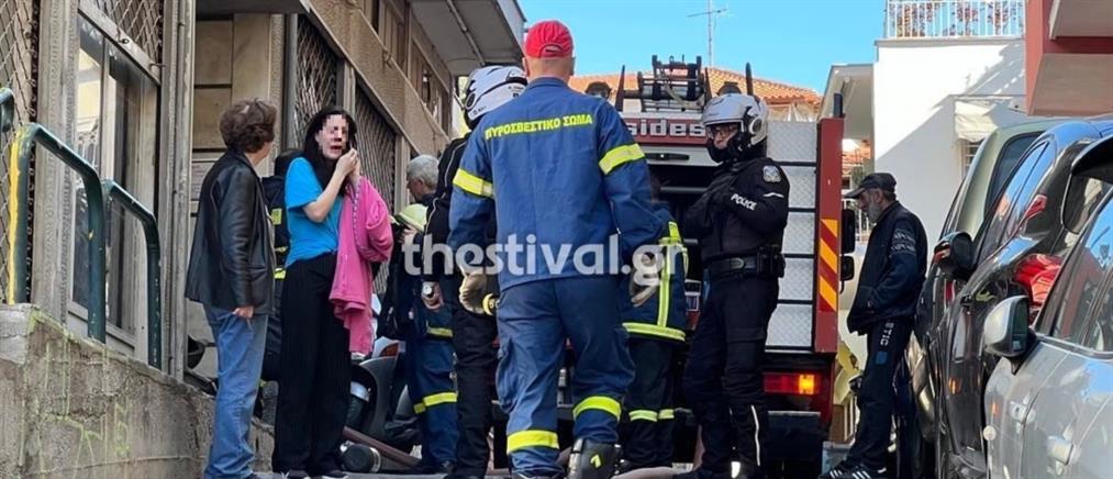Φωτιά σε σπίτι στην Θεσσαλονίκη - Τρία άτομα στο νοσοκομείο (εικόνες)