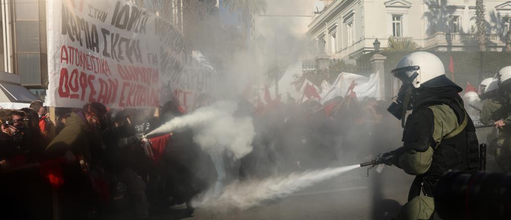 Πανεκπαιδευτικό συλλαλητήριο: Ένταση και επεισόδια στο κέντρο της Αθήνας (εικόνες)