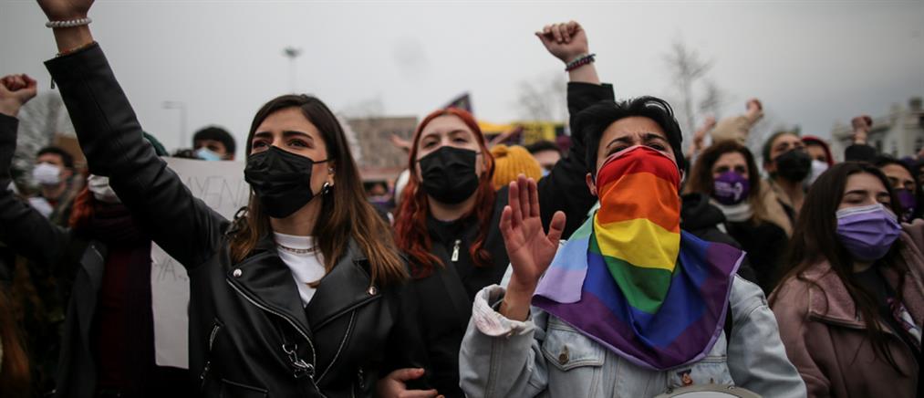 Παγκόσμια ημέρα Γυναίκας - Τουρκία: απαγορεύτηκε πορεία στην πλατεία Ταξίμ
