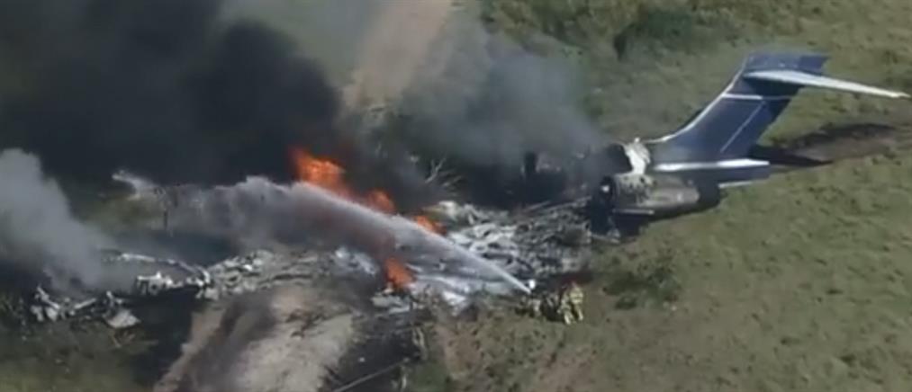 Τέξας: Αεροσκάφος κατέπεσε κατά την απογείωση (εικόνες)