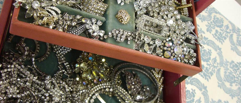 Εντοπίστηκαν 700 κιλά χρυσαφικών και διαμάντια που είχε κλέψει η “σπείρα της χλιδής”