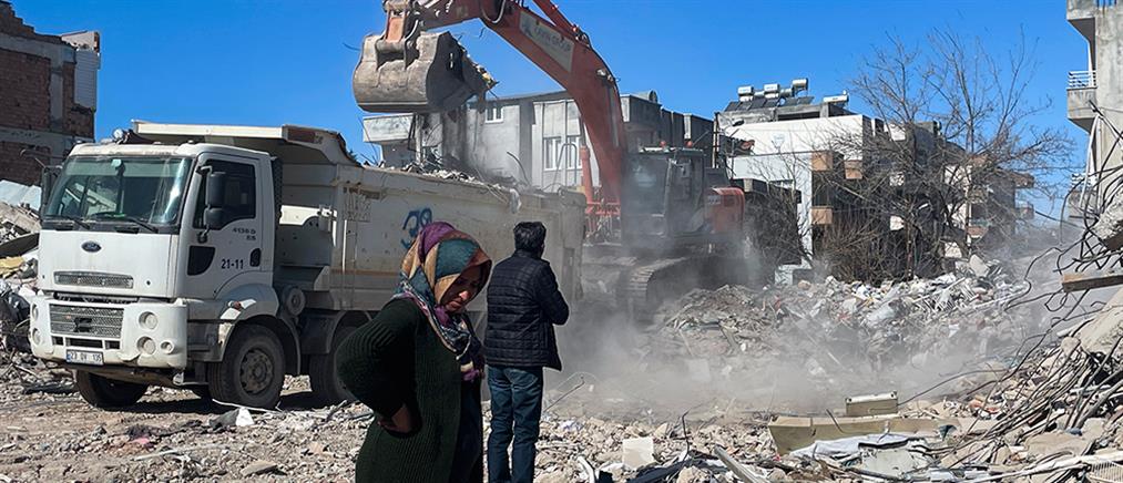 Ερντογάν: Ανακοίνωσε επενδύσεις στις περιοχές που χτυπήθηκαν από τον σεισμό το 2023