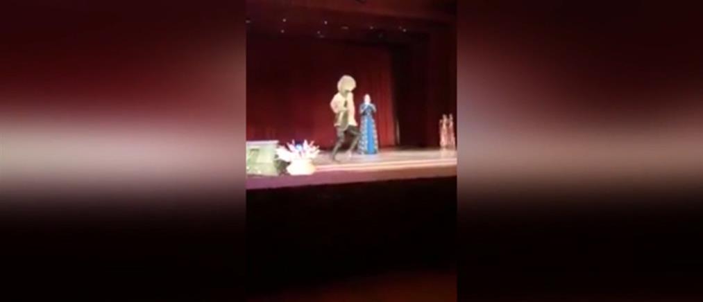 Βίντεο: χορευτής πεθαίνει επί σκηνής και το κοινό χειροκροτεί!