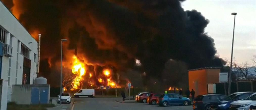 Ισπανία: Μεγάλη πυρκαγιά σε χημικό εργοστάσιο (βίντεο)