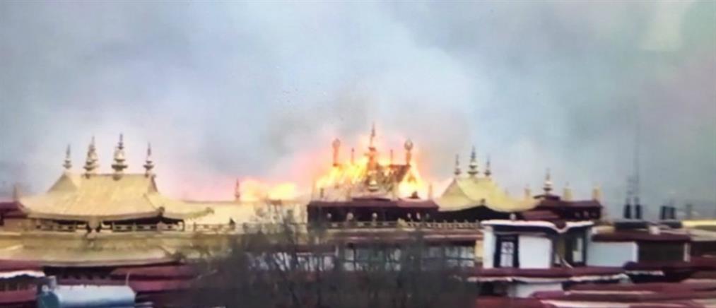 Φωτιά στον φημισμένο ναό Jokhang στην Λάσα (βίντεο)