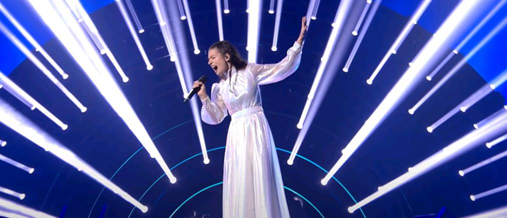 Eurovision: Η Αμάντα Γεωργιάδη και οι ευχές της υπεραιωνόβιας γιαγιάς της! (βίντεο)