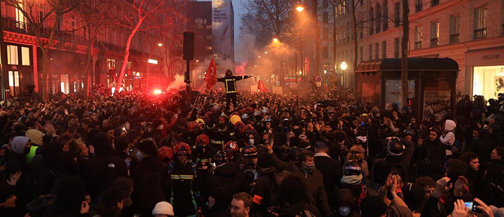 Γαλλία: Διαδηλώσεις χωρίς τέλος - Οργή μετά την προεδρική αδιαλλαξία (εικόνες)