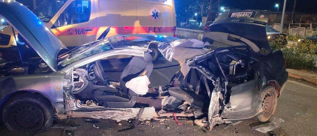Αλεξανδρούπολη – Τροχαίο: Αυτοκίνητο “καρφώθηκε” σε κολόνα της ΔΕΗ (εικόνες)