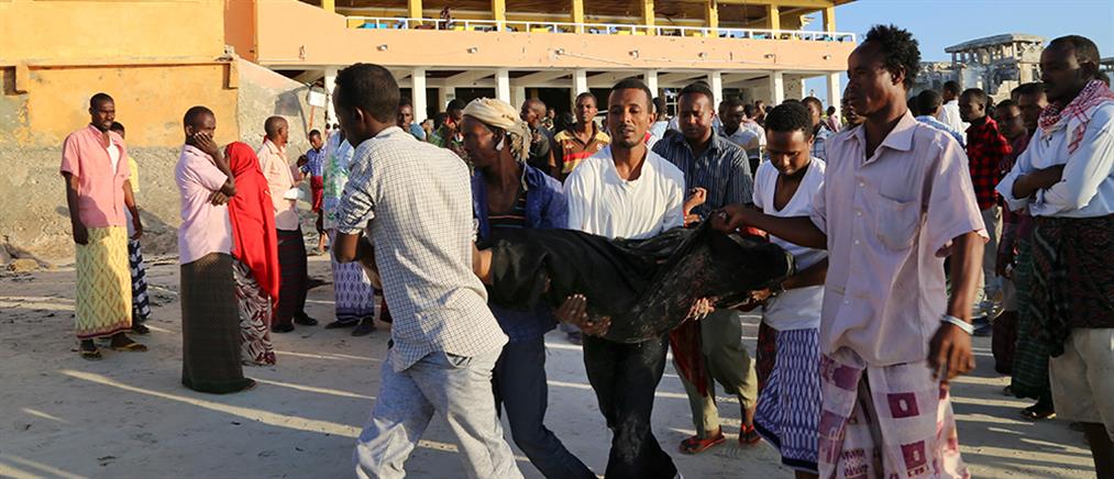 Πολύνεκρη επίθεση της σε εστιατόριο της Σομαλίας