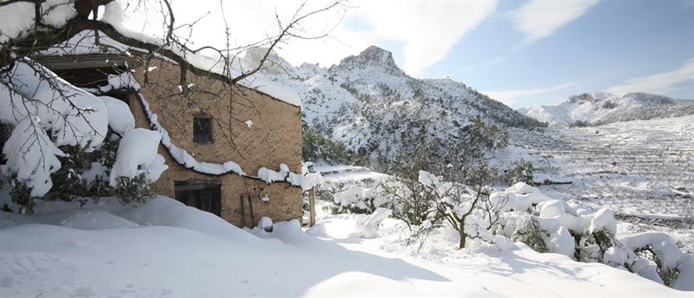 «Κοκάλωσαν» οι δρόμοι στην Ισπανία από τις χιονοπτώσεις