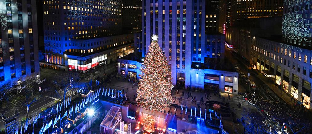 Χριστούγεννα στη Νέα Υόρκη: Φωταγωγήθηκε το Ροκφέλερ (εικόνες)