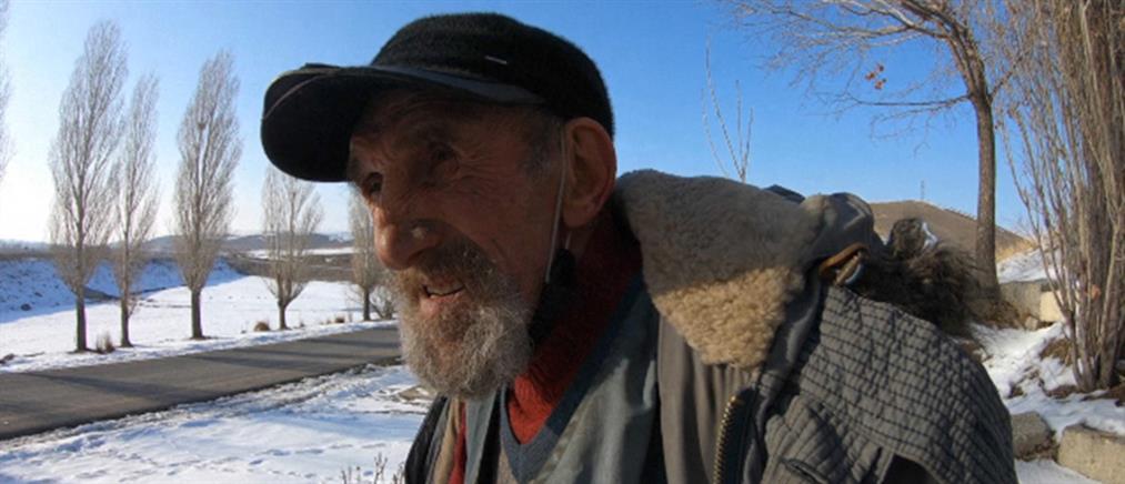 Ο άνδρας που περιμένει την αγαπημένη του επί 58 χρόνια (βίντεο)