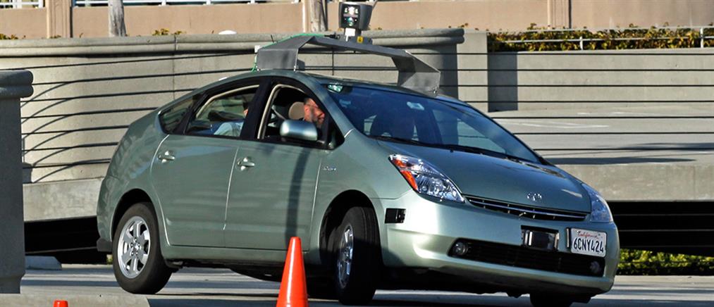 Στους δρόμους της Καλιφόρνια το αυτοκίνητο της Google που δεν χρειάζεται οδηγό