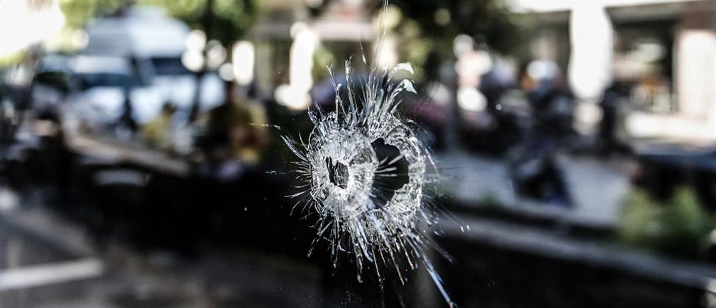 Θεσσαλονίκη: αδέσποτη σφαίρα καρφώθηκε σε αυτοκίνητο εν κινήσει