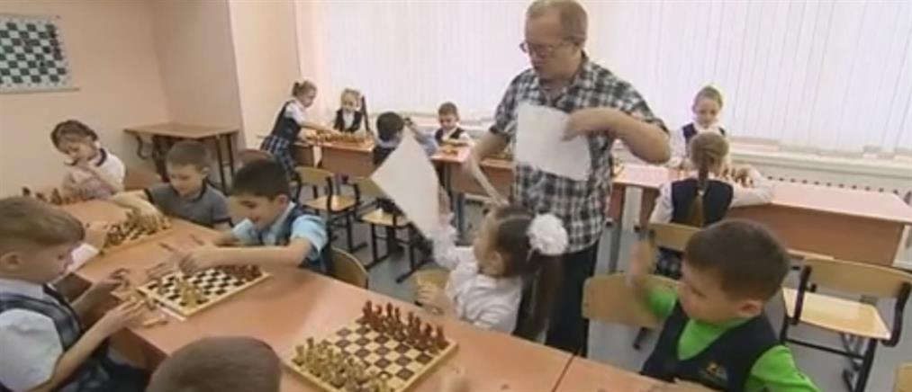 Υποχρεωτικό μάθημα στα σχολεία της Ρωσίας το σκάκι (βίντεο)