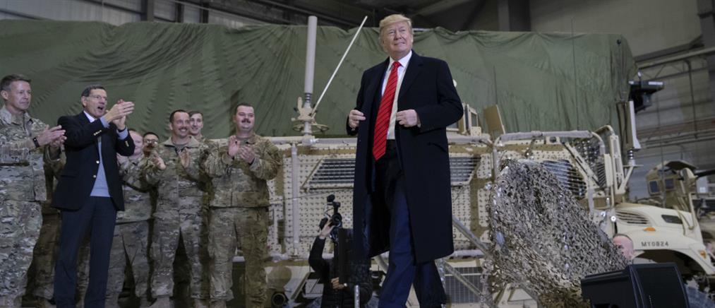 Αιφνίδια επίσκεψη Τραμπ σε Αμερικανούς στρατιώτες στο Αφγανιστάν (εικόνες)