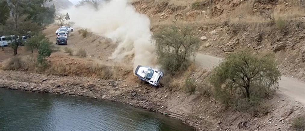 Αγωνιστικό αυτοκίνητο έπεσε σε λίμνη