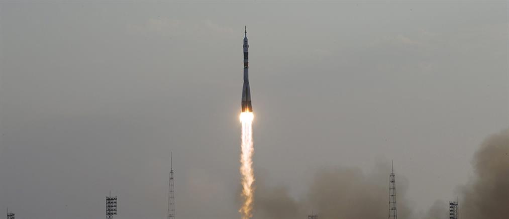 Πύραυλος Soyuz ταξιδεύει προς τον Διεθνή Διαστημικό Σταθμό (βίντεο)