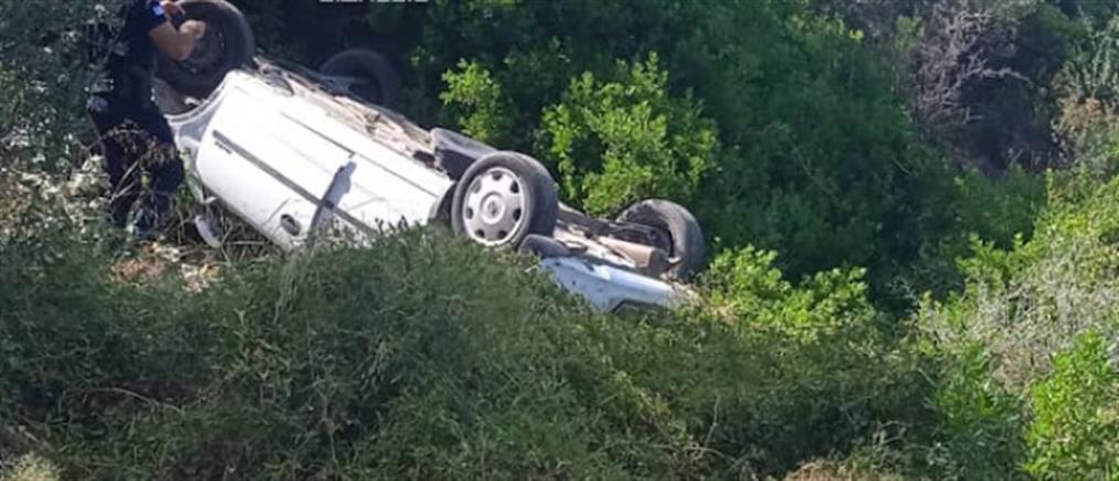 Μέθανα: αυτοκίνητο έπεσε σε γκρεμό (εικόνες)