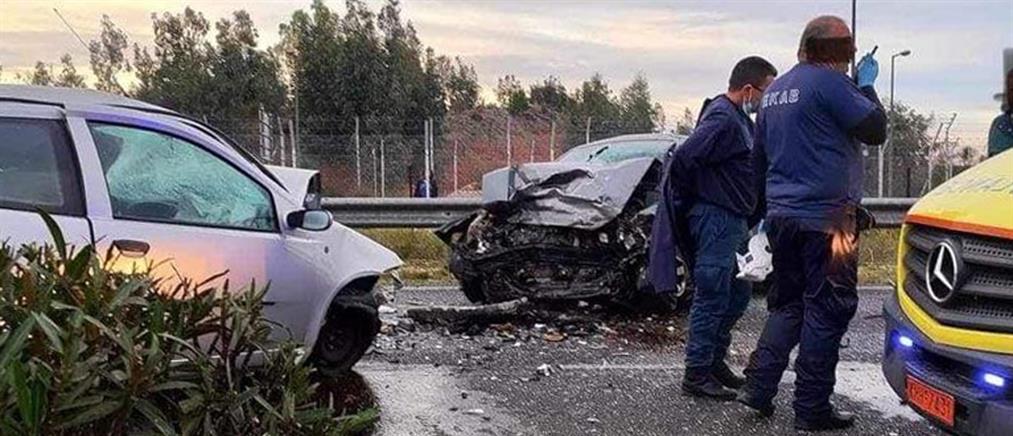 Χαλάνδρι – Τροχαίο με εγκατάλειψη: Οδηγός εγκλωβίστηκε στο αυτοκίνητό του