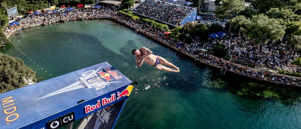 Το CU βούτηξε στην εμπειρία του Red Bull Cliff Diving! (εικόνες)