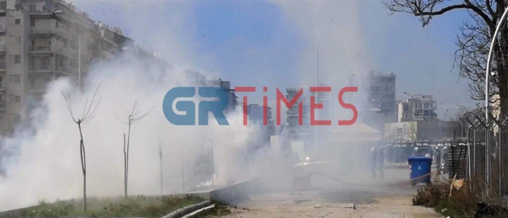 Τραγωδία στα Τέμπη - Θεσσαλονίκη: Επεισόδια στην πορεία για το σιδηροδρομικό δυστύχημα (εικόνες)