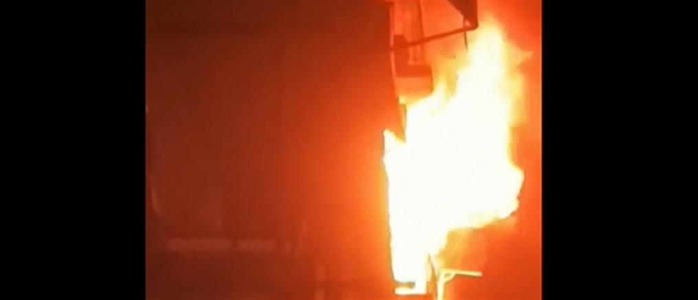 Πατήσια: Ανάπηρος πέθανε από φωτιά σε διαμέρισμα (βίντεο ντοκουμέντο)