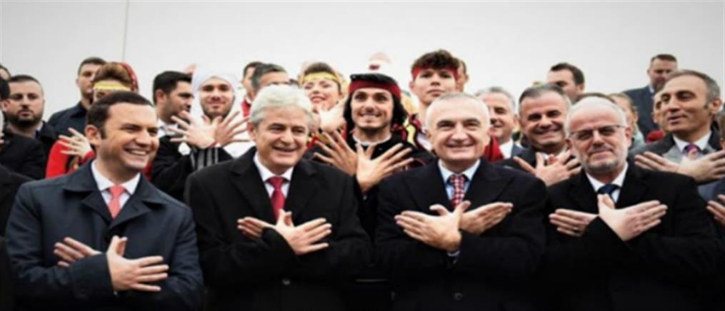 Προκλητικός ο Ιλίρ Μέτα: σχημάτισε τον “αλβανικό αετό” σε εκδηλώσεις στα Σκόπια