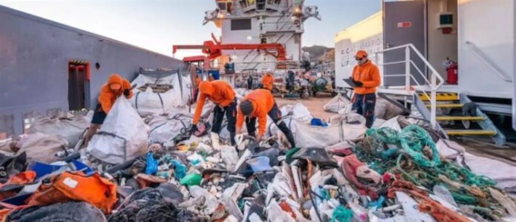 “Daniel” - Πήλιο: Πλοίο εθελοντών μάζεψε ενάμισι τόνο σκουπίδια (εικόνες)