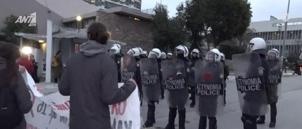 ΑΠΘ: Έφοδος αστυνομικών στη Νομική (βίντεο)