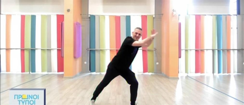 Πάρης Χανιώτης: ο γυμναστής που προπονεί με παραδοσιακά τραγούδια (βίντεο)