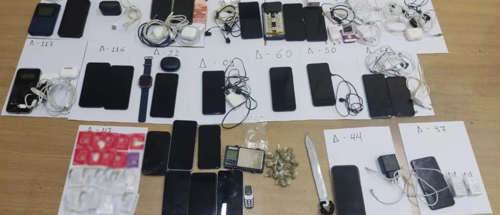 Φυλακές Κορυδαλλού: Δεκάδες κινητά, smartwatcn και φορτιστές στα κελιά (εικόνες)