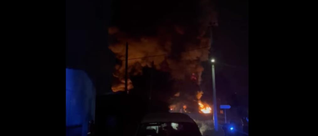Ασπρόπυργος: Φωτιά σε εργοστάσιο (βίντεο)