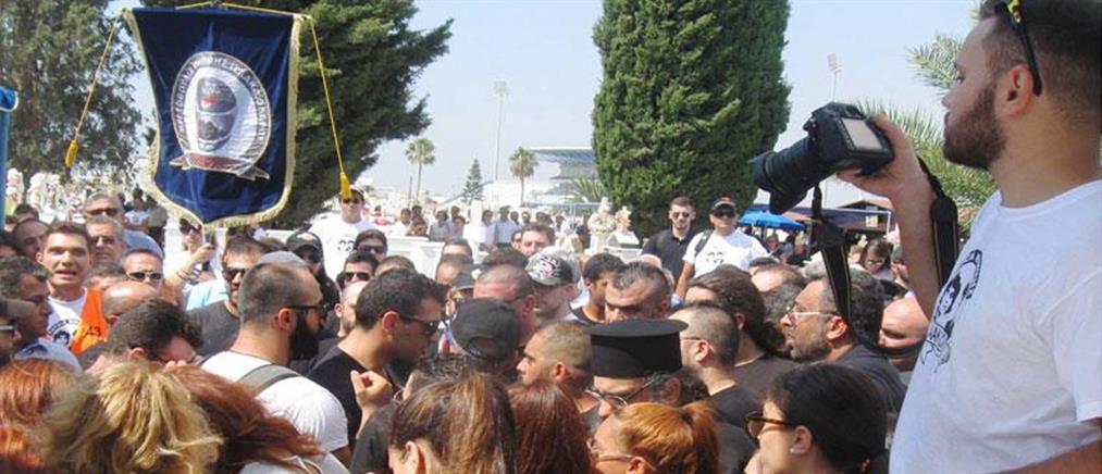 Προπηλακισμοί από Χρυσαυγίτες και μέλη του ΕΛΑΜ στο μνημόσυνο των Ισαάκ και Σολωμού