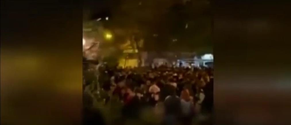 Lockdown: Απίστευτος συνωστισμός σε πάρτι με DJ στην Κυψέλη (βίντεο)