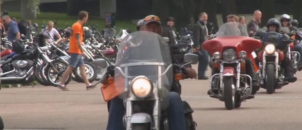 10.000 μοτοσικλέτες Harley Davidson κατέκλυσαν το Ταλίν