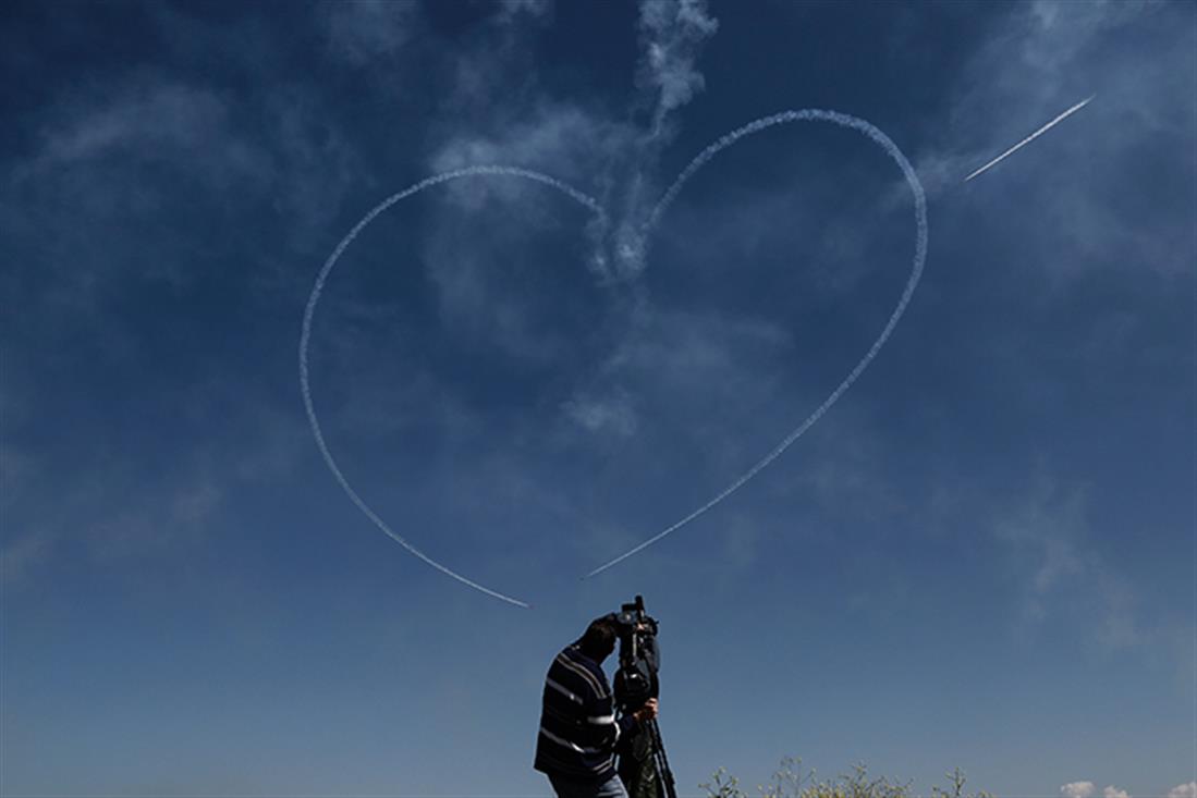 Red Arrows - επιδείξεις - αέρας - ουρανός - αιθέρες - αεροπλάνα - αεροπορία