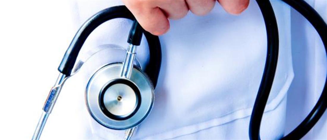 Κορονοϊός: Καταγγελία για αντιεμβολιαστή ιατρό μετά τον θάνατο ασθενούς