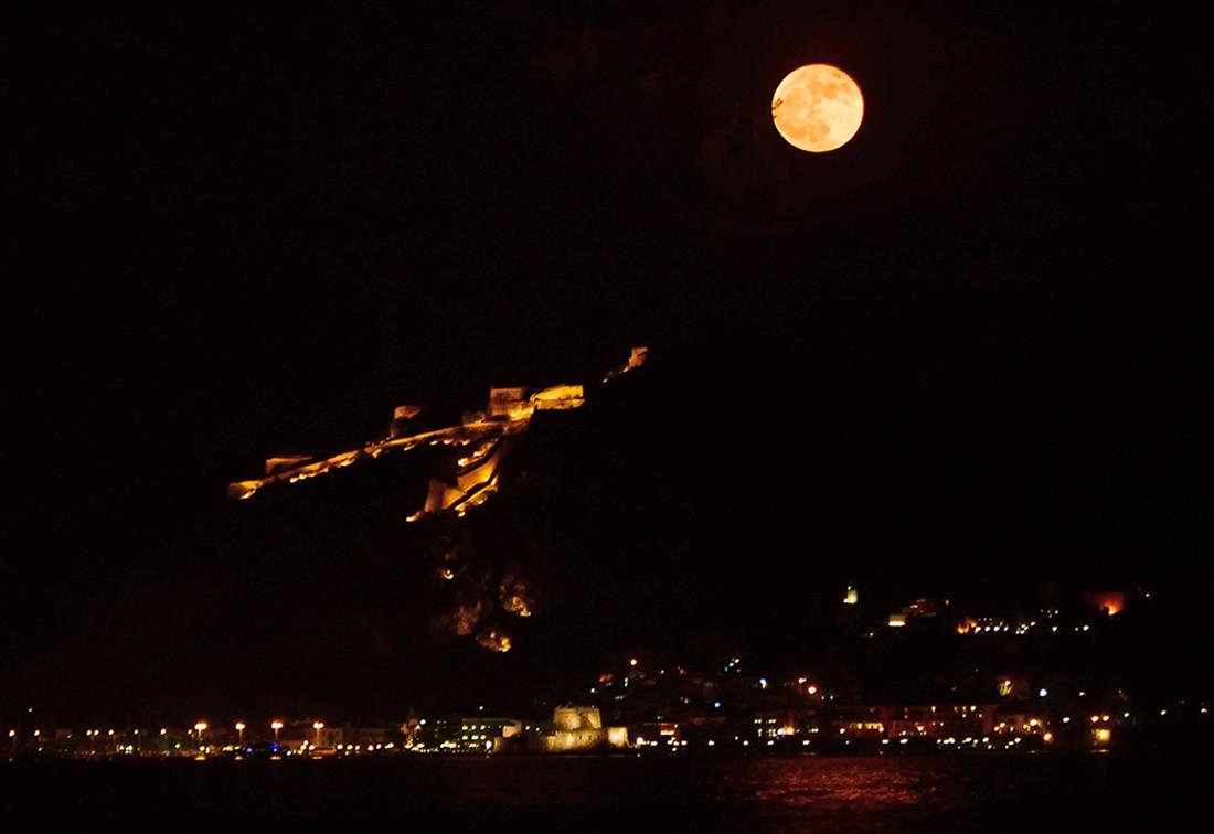 Πανσέληνος - Φεγγάρι της Φράουλας - Ναύπλιο