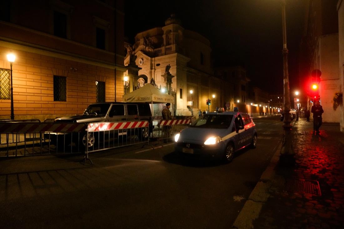 Βατικανό - περιπολικό - εισβολή αυτοκινήτου