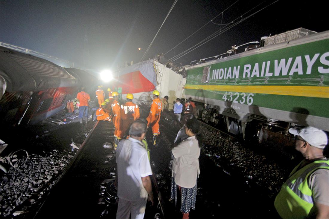 AP - Ινδία - σύγκρουση τρένων