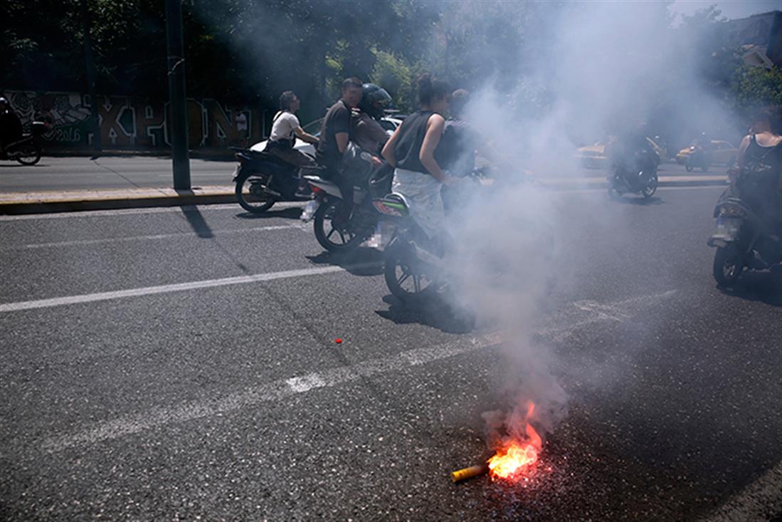 Εργαζόμενοι  - ντελίβερι - κούριερ - δίκυκλα - συγκέντρωση διαμαρτυρίας