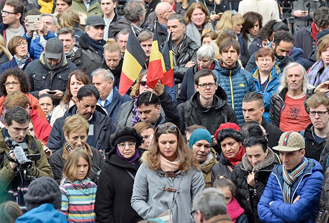 AP - Βρυξέλλες - θύματα - ενός λεπτού σιγή - μνήμη - επιθέσεις - συγκίνηση